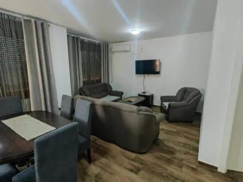 Izdavanje, dvosoban stan, 54m2, Zrenjanin