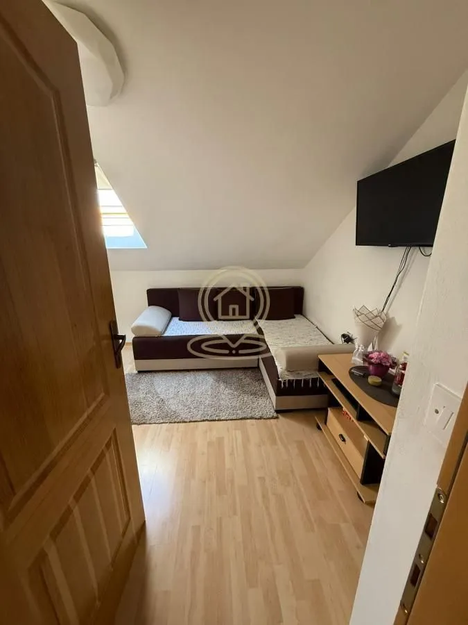 Prodaja, četvorosoban stan, 80m², Pantelej, Niš