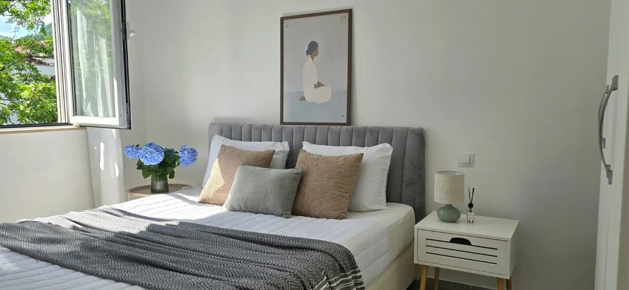 Izdavanje, dvosoban stan, 80m², Đenovići, Herceg Novi