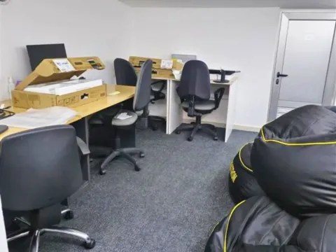 Izdavanje, poslovni prostor, 400m², Savski Venac, Beograd - image 16