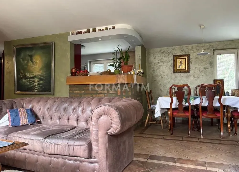 Izdavanje, četvorosoban stan, 120m², Stari Grad, Beograd