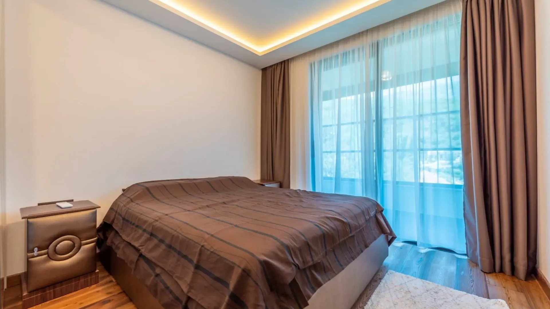 Sale, five bedroom apartment, 300m², Bečići, Budva