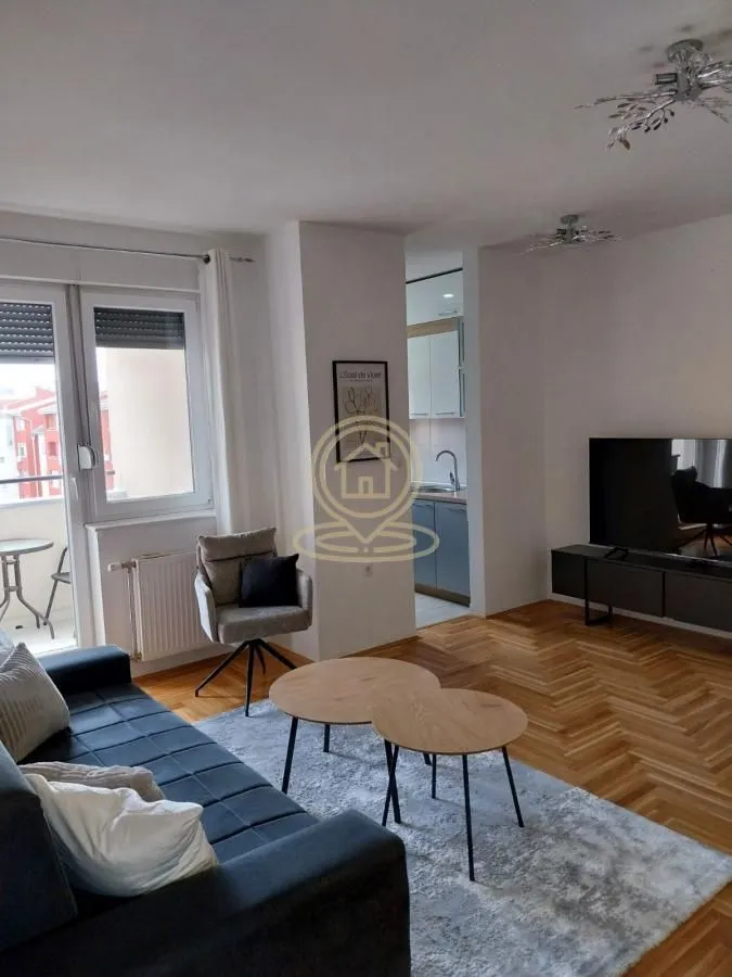 Izdavanje, četvorosoban stan, 70m², Podbara, Novi Sad Sve Podlokacije