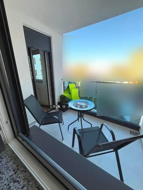 Rent, office space, 55m², Medijana, Niš