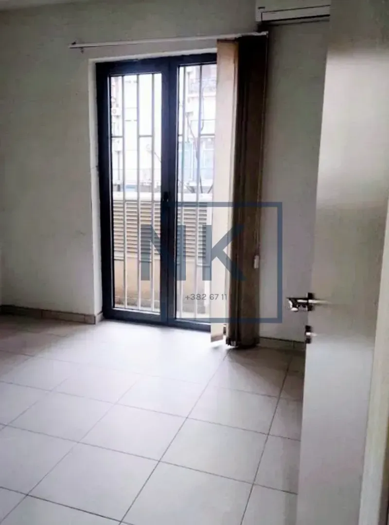 Rent, office space, 172m², 1 maj, Podgorica