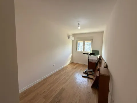 Izdavanje, dvosoban stan, 74m², Central Point, Podgorica - image 7