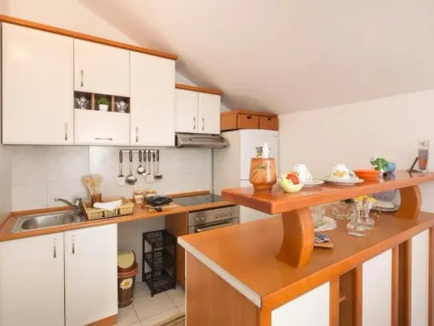 Izdavanje, dvosoban stan, 85m², Budva, Crna Gora - image 15
