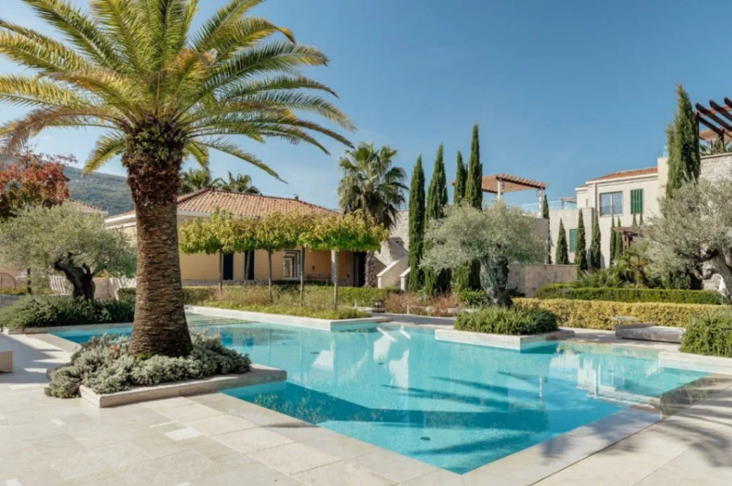 Sale, two bedroom apartment, 275m², Portonovi, Herceg Novi