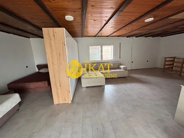 Izdavanje, kuća, 22m², Zemun Centar, Zemun Sve Podlokacije