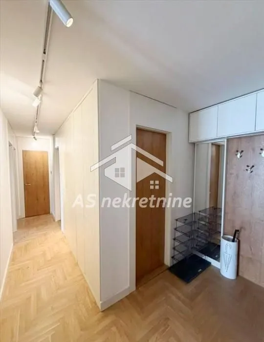 Rent, three bedroom apartment, 76m², Čukarica, Beograd