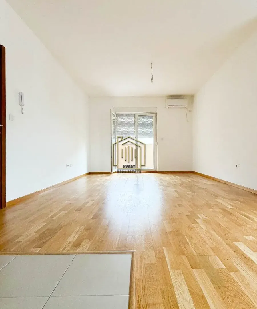 Prodaja, dvosoban stan, 73m², Tuški Put, Podgorica