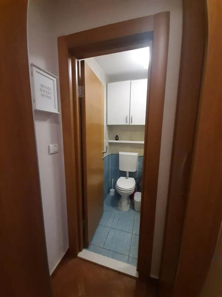 Izdavanje, dvosoban stan, 75m², Preko Morače, Podgorica