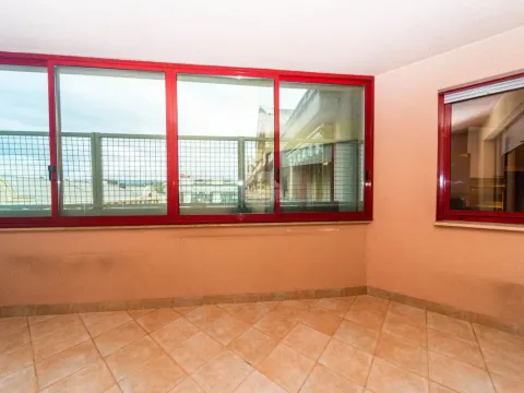 Prodaja, četvorosoban stan, 355m², Preko Morače, Podgorica - image 16