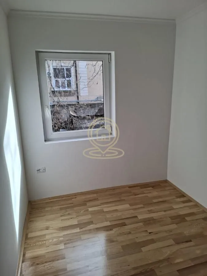 Izdavanje, trosoban stan, 86m², Savski Venac, Beograd