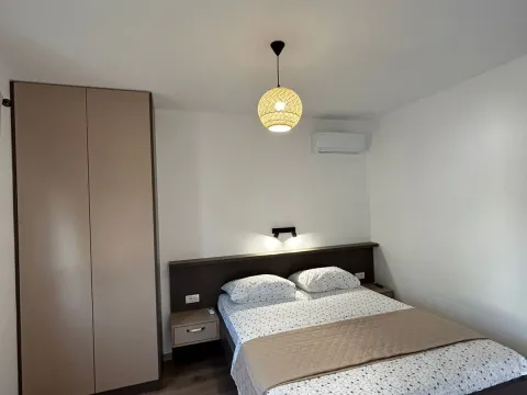 Rent, two bedroom apartment, 50m², Bonići, Tivat - image 2