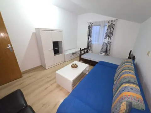 Izdavanje, dvosoban stan, 75m², Zagorič, Podgorica - image 8