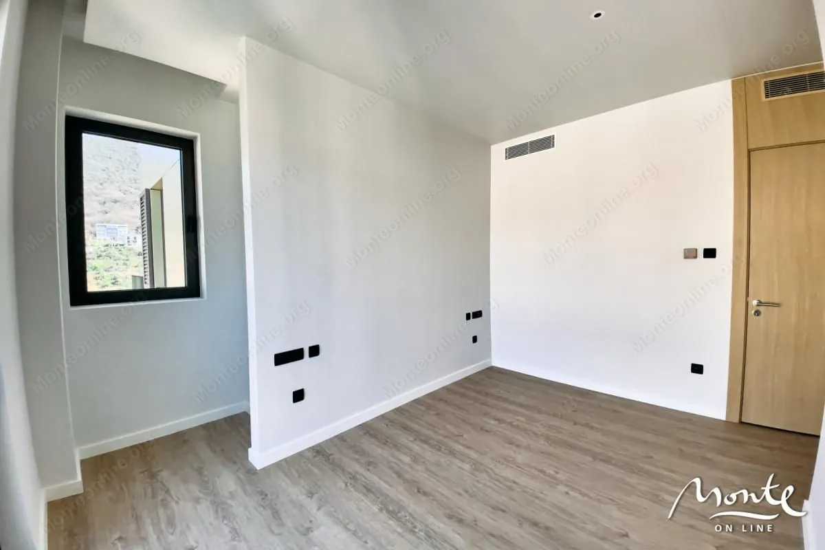 Prodaja, dvosoban stan, 102m², Tivat, Crna Gora