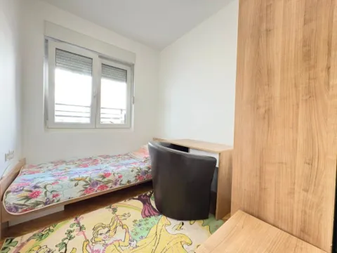 Izdavanje, dvosoban stan, 70m², Tološi, Podgorica - image 11