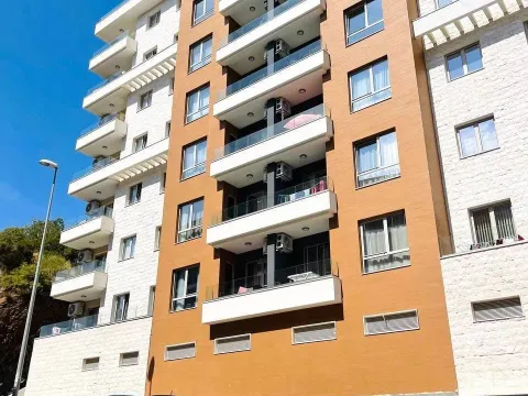 Rent, one bedroom apartment, 32m², Bečići, Budva - image 8