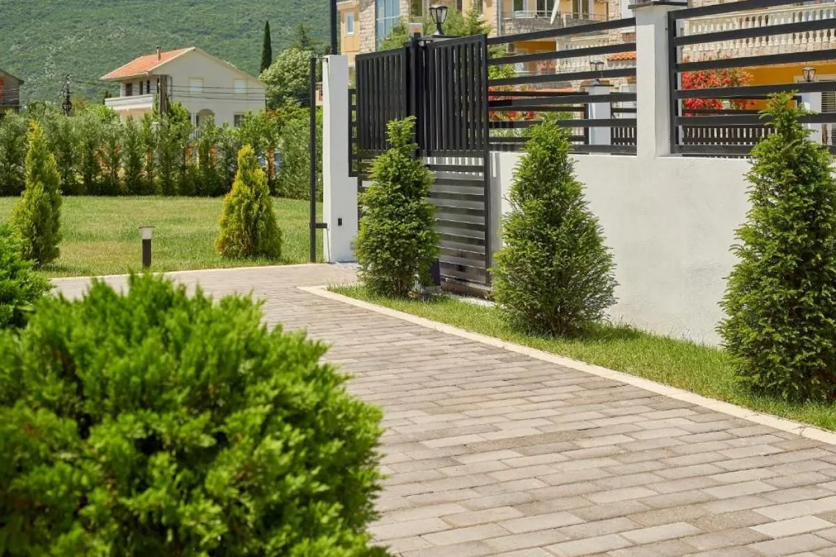 Sale, office space, 382m², Kotor, Crna Gora