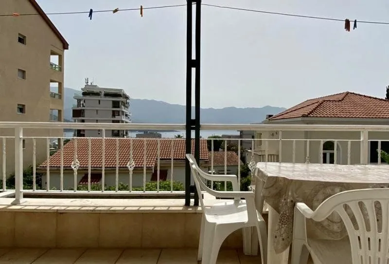 Izdavanje, dvosoban stan, 80m², Gospoština, Budva