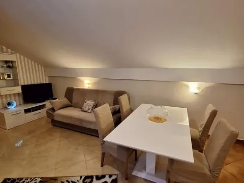 Izdavanje, dvosoban stan, 70m², Donja Gorica, Podgorica - image 17