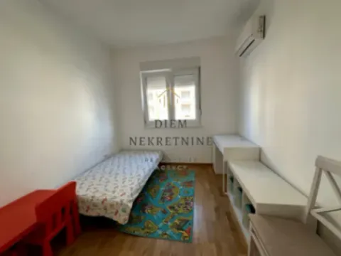 Izdavanje, dvosoban stan, 64m², Zagorič, Podgorica - image 13