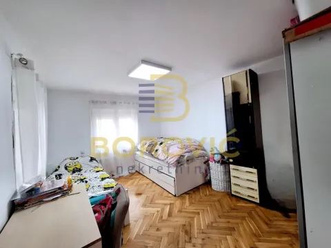 Prodaja, kuća, 80m², Voždovac Sve Podlokacije, Beograd - image 11