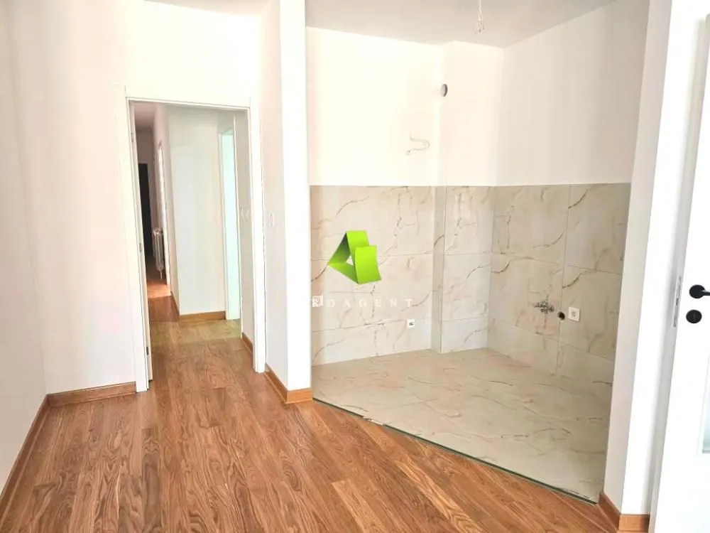 Sale, three bedroom apartment, 88m², Medijana, Niš
