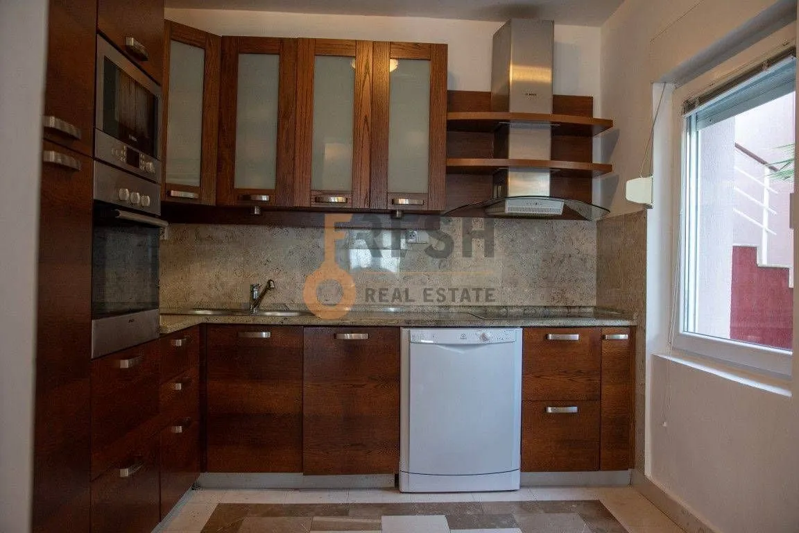 Prodaja, kuća, 239m², Krašići, Tivat