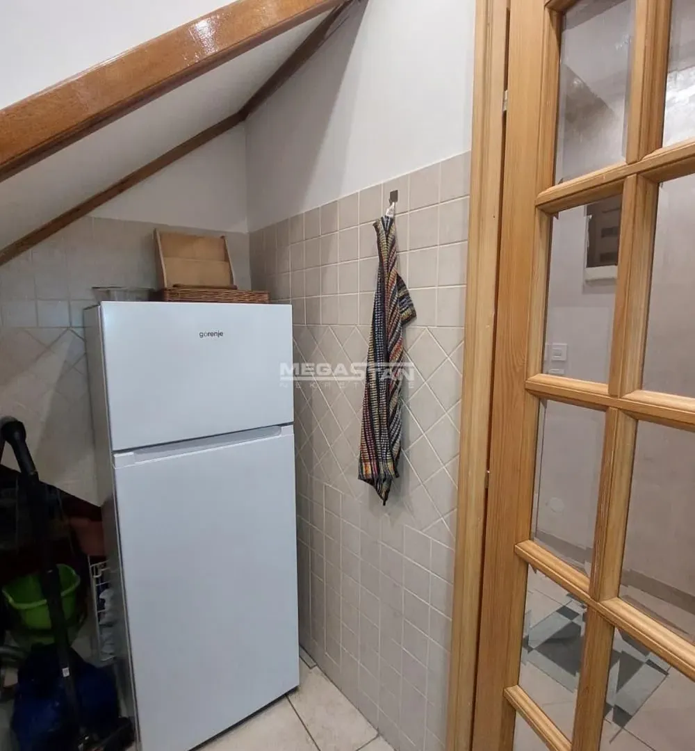 Prodaja, četvorosoban stan, 96m², Vračar Centar, Vračar Sve Podlokacije