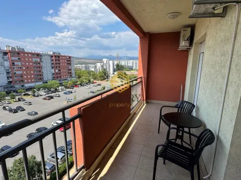 Rent, two bedroom apartment, 78m², City Kvart, Podgorica - image 2
