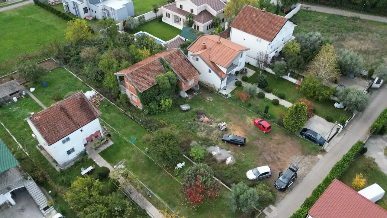 Sale, land lot, 1121m², Tološi, Podgorica
