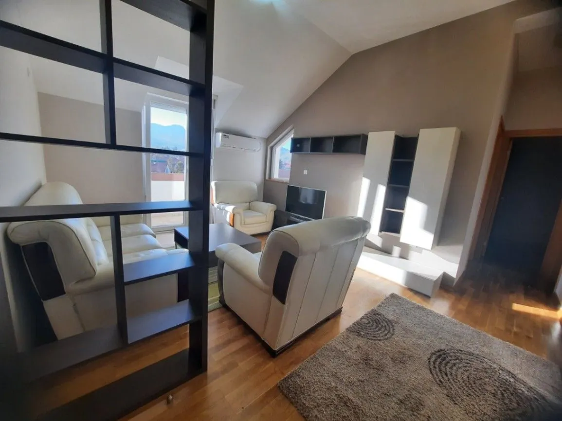 Prodaja, dvosoban stan, 62m², Cetinje, Crna Gora