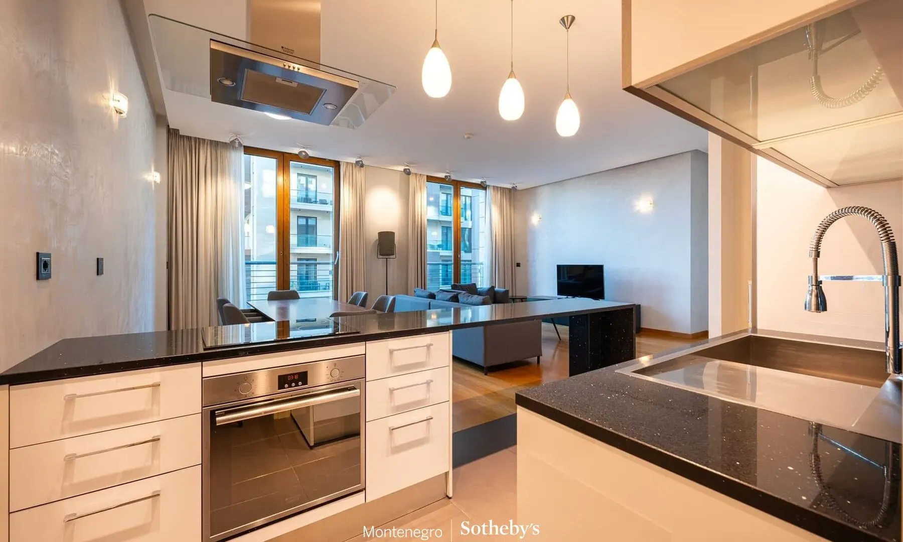 Prodaja, dvosoban stan, 106m², Kod Capital Plaze, Podgorica