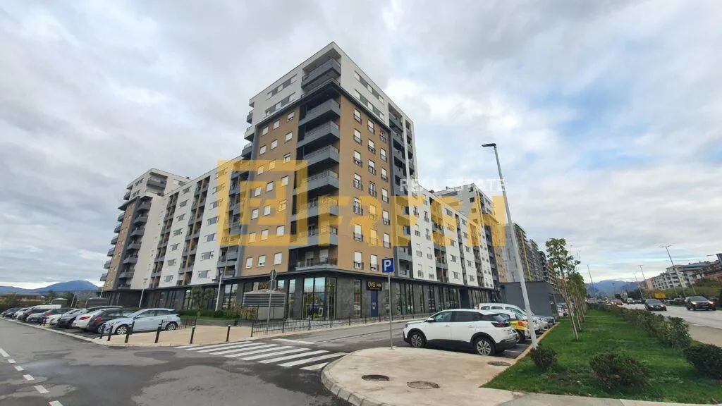 Prodaja, trosoban stan, 104m², Stari Aerodrom, Podgorica