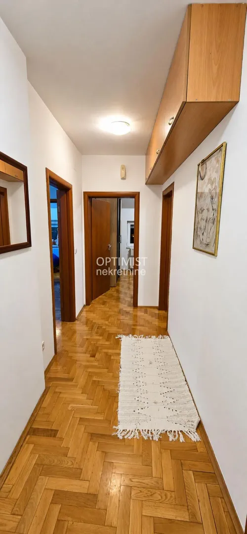 Prodaja, trosoban stan, 73m², Vojvode Vlahovica, Beograd