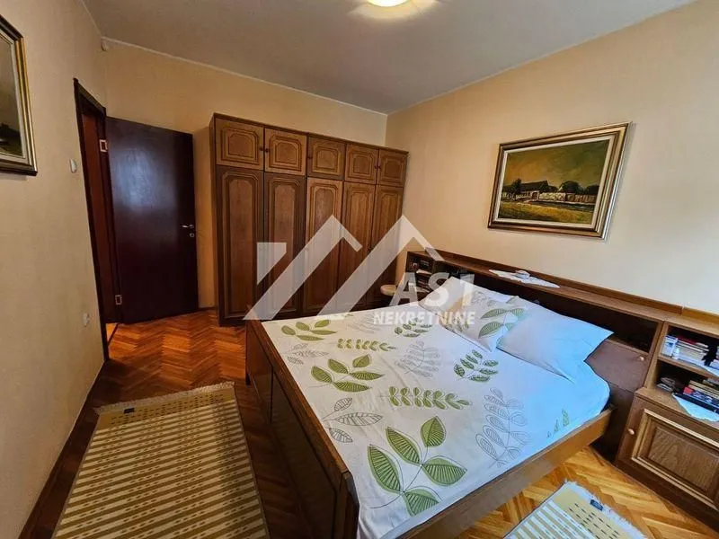Prodaja, kuća, 336m², Petrovaradin, Novi Sad