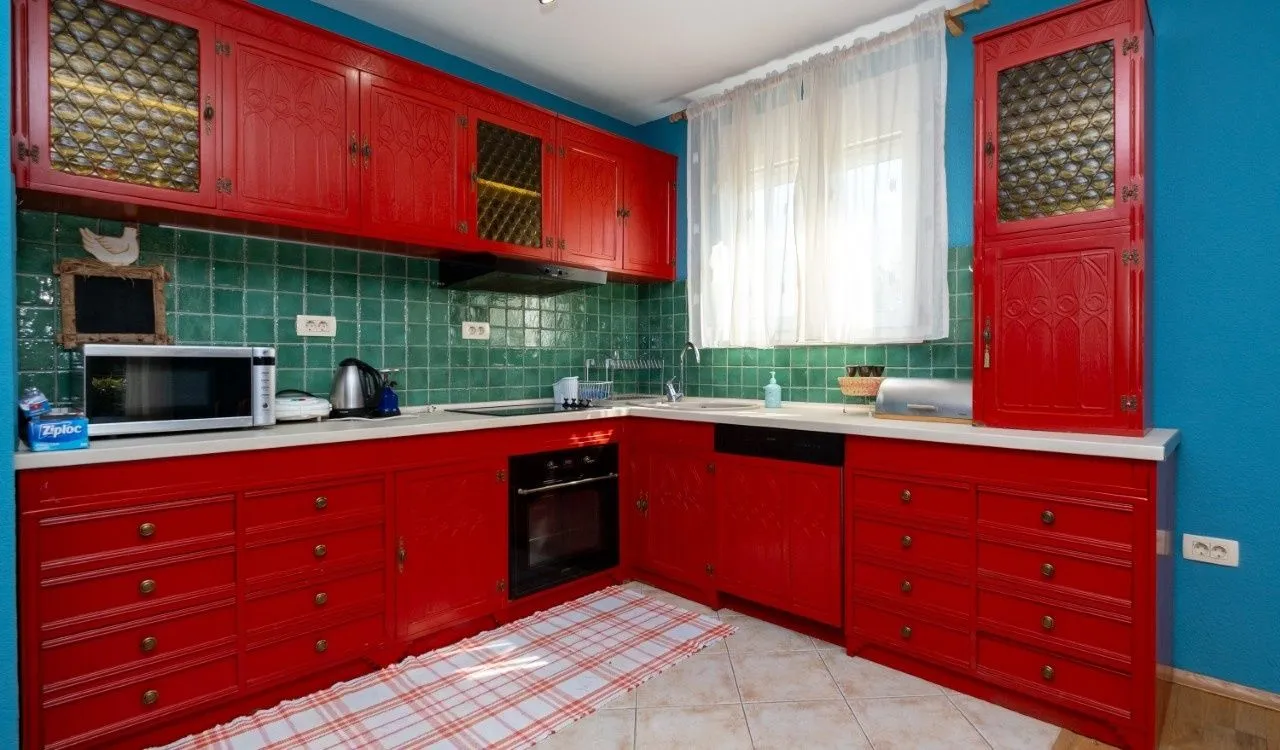 Prodaja, kuća, 200m², Tološi, Podgorica
