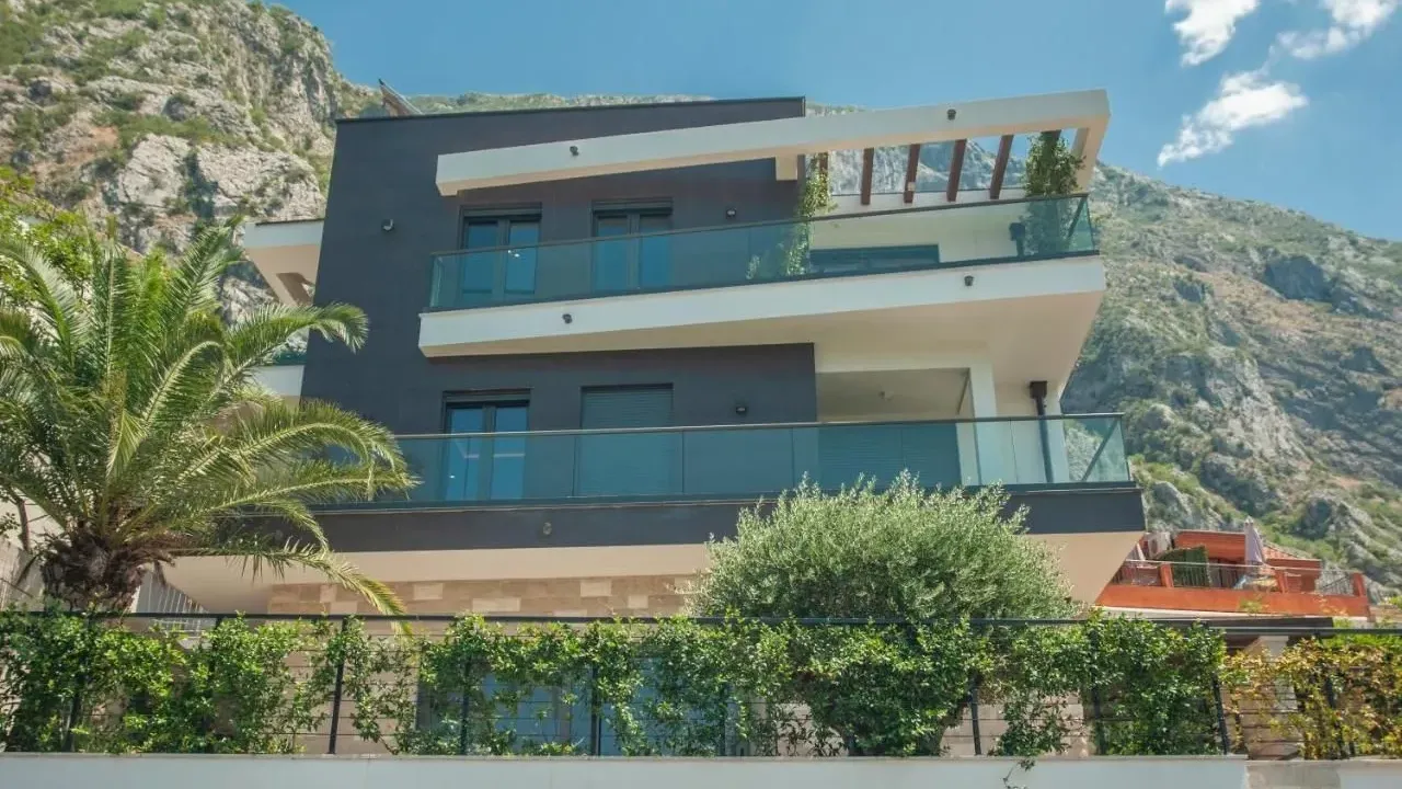 Sale, house, 210m², Dobrota, Kotor