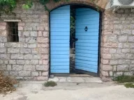 Izdavanje, kuća, 78m², Pržno, Budva - image 1