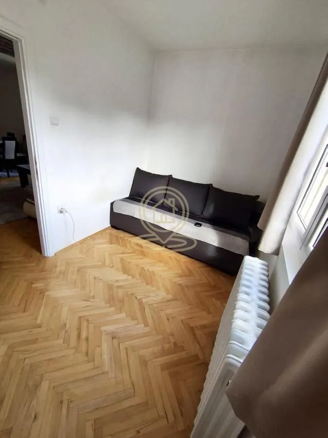 Prodaja, četvorosoban stan, 79m², Palilula, Niš