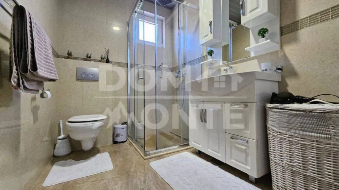 Prodaja, trosoban stan, 65m², Donja Lastva, Tivat
