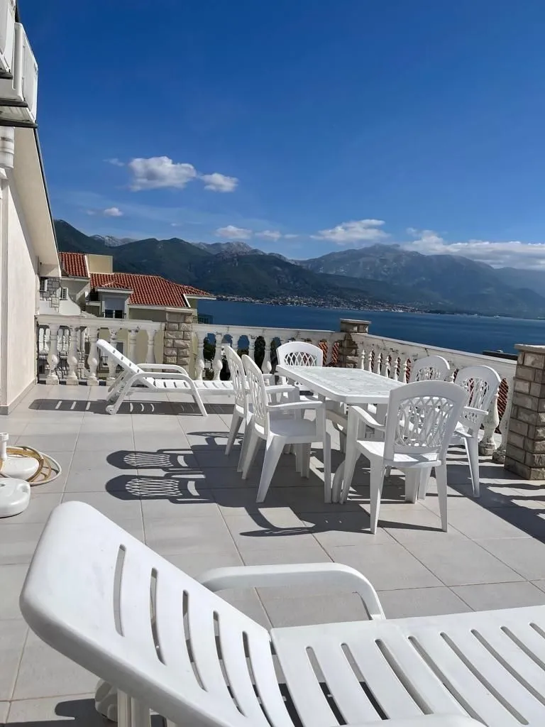 Prodaja, kuća, 350m², Baošići, Herceg Novi