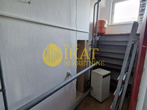 Izdavanje, kuća, 330m², Savski Venac, Beograd - image 16