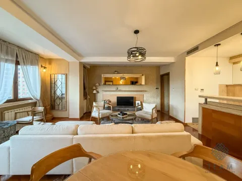 Izdavanje, dvosoban stan, 90m², Stari Aerodrom, Podgorica - image 3