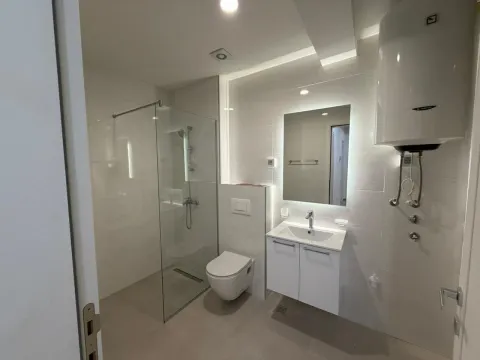 Prodaja, trosoban stan, 105m², Stari Aerodrom, Podgorica - image 6