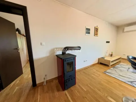 Sale, house, 235m², Voždovac Sve Podlokacije, Beograd - image 16