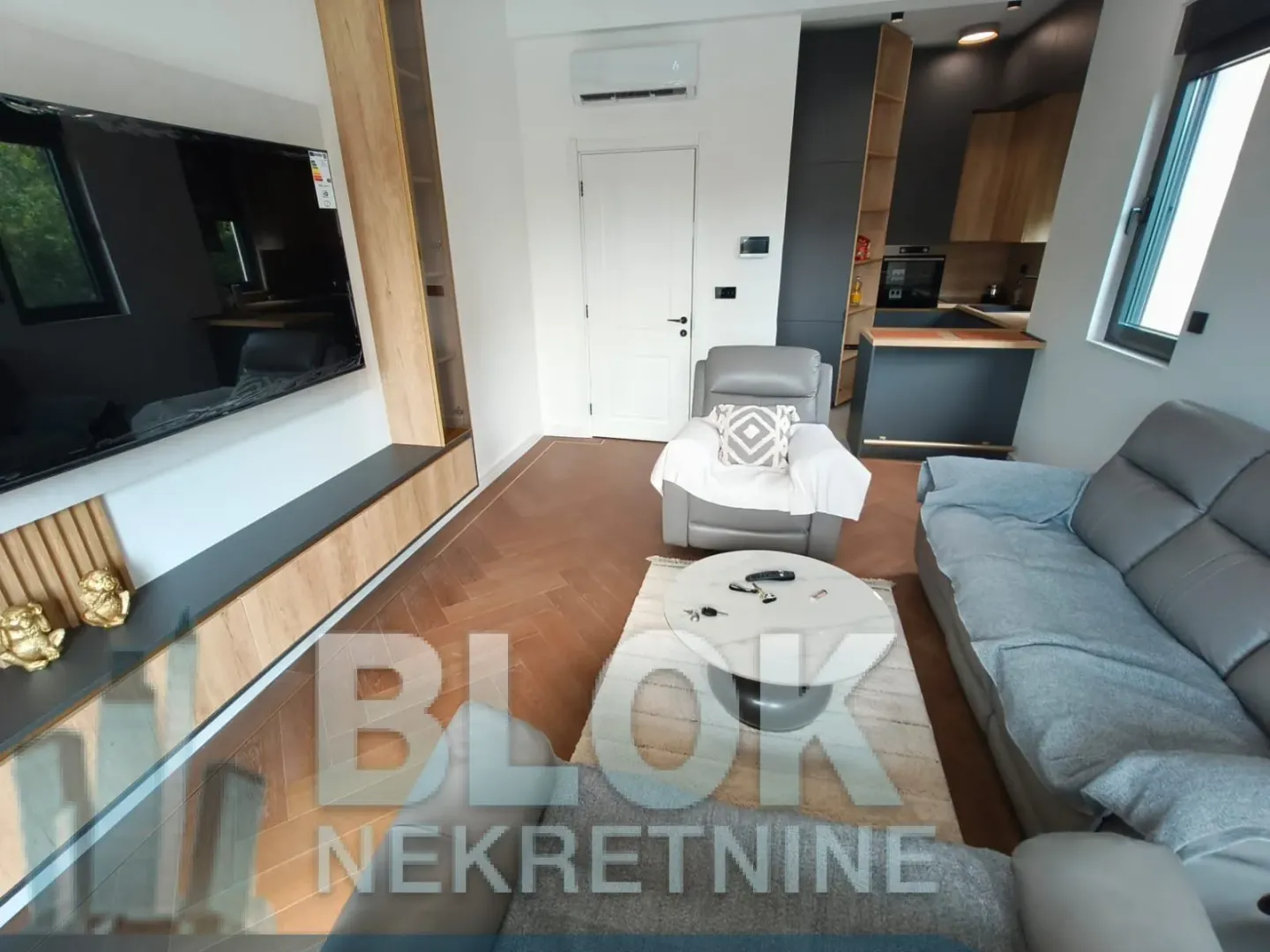 Izdavanje, dvosoban stan, 70m², Dalmatinska ulica, Podgorica