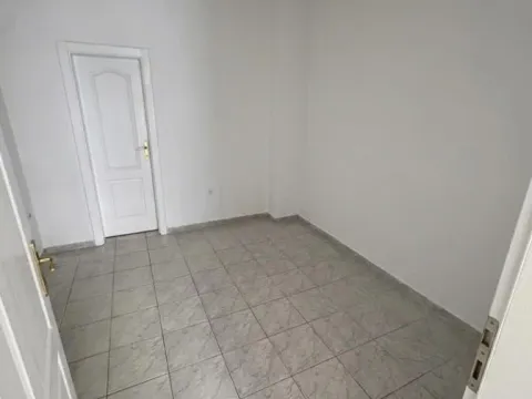 Izdavanje, poslovni prostor, 28m², Detelinara, Novi Sad Sve Podlokacije - image 4